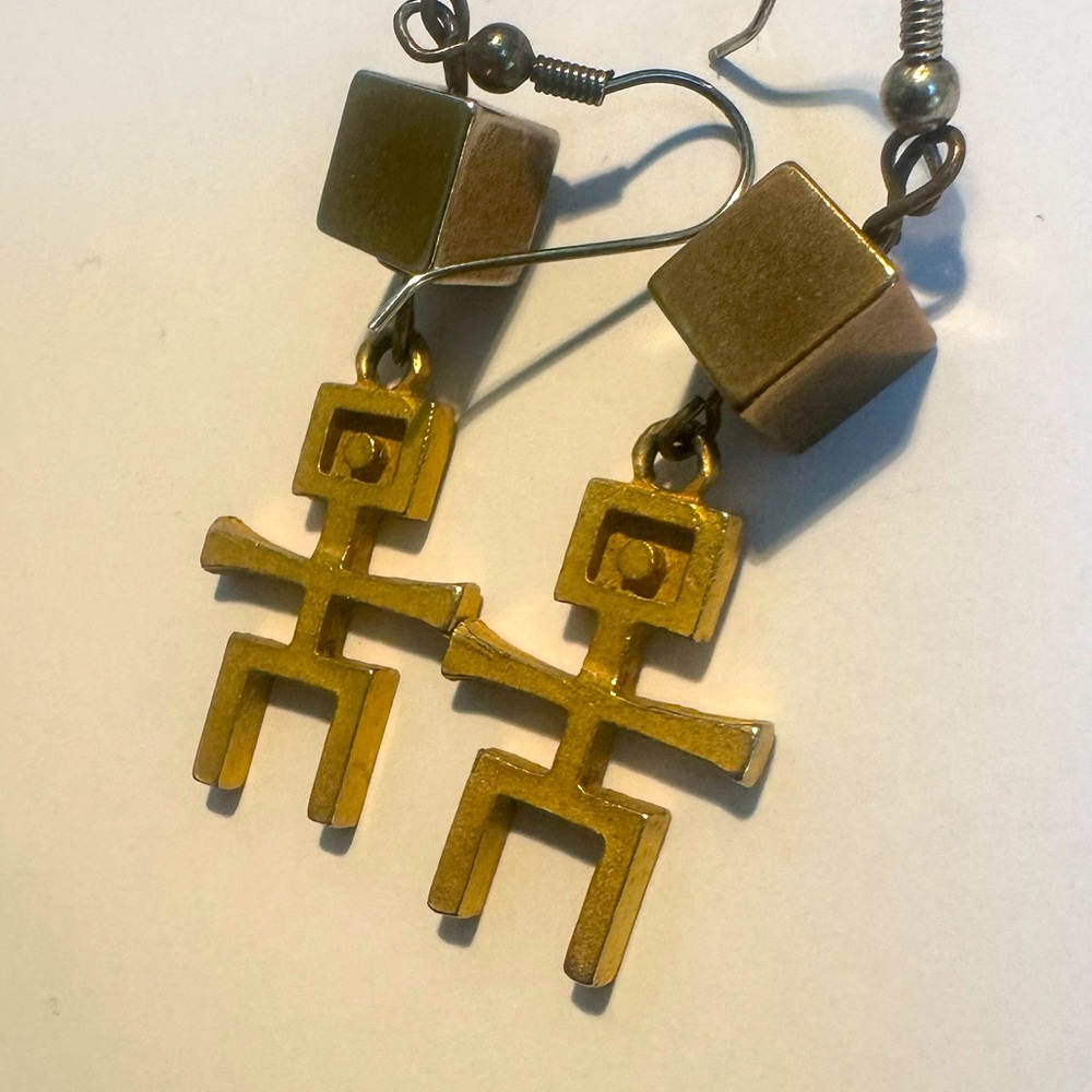 Vintage Gold Tone Drop Earrings Stick Figure awesome Pierced Earrings